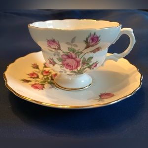 NC Royal Bone China Vintage Pink Tea Roses cup and saucer with gold trim